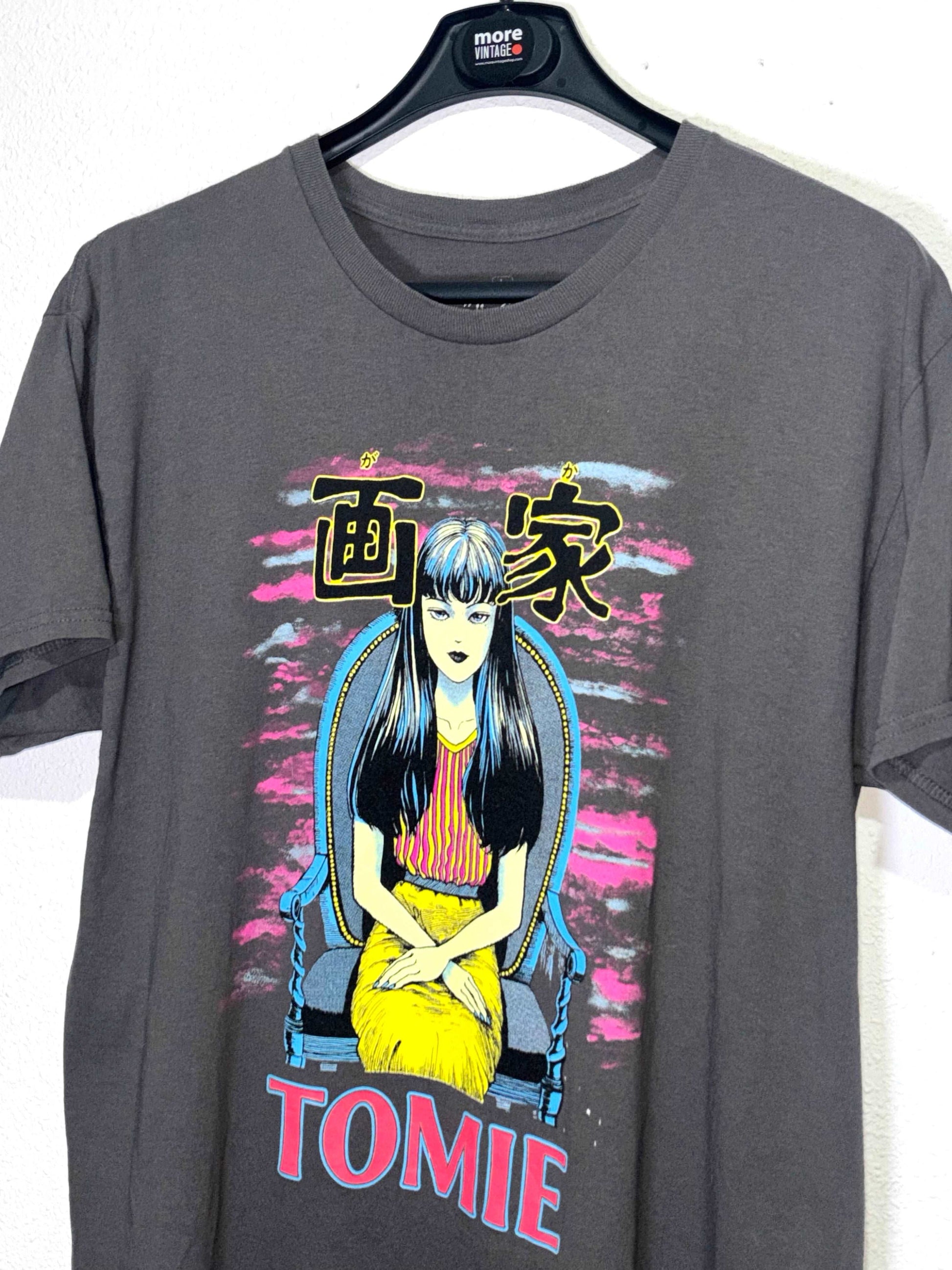 Camiseta Tomie Japan Grey